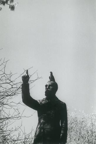 Pigeon on statue (Sam Cooke? 04-15-77, #24)